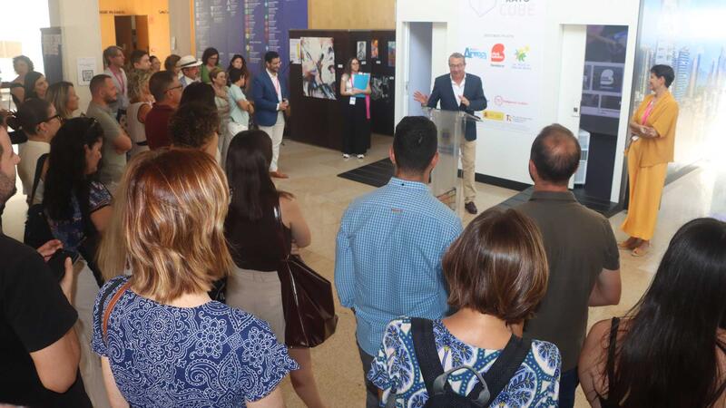 Benidorm hosts the first smart space that measures tourist traffic in real time and displays its offerings with an AI robot