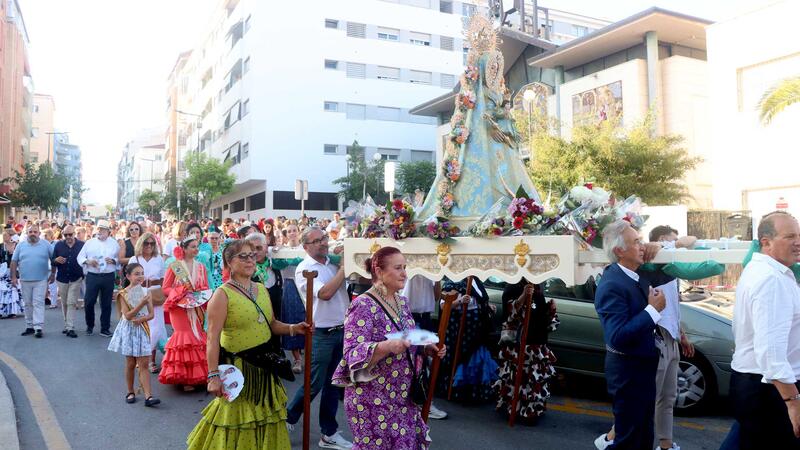 La Casa de Andalucía de Benidorm inicia las celebraciones de la Romería del Corpus con una misa y la bajada de la Virgen del Rocío