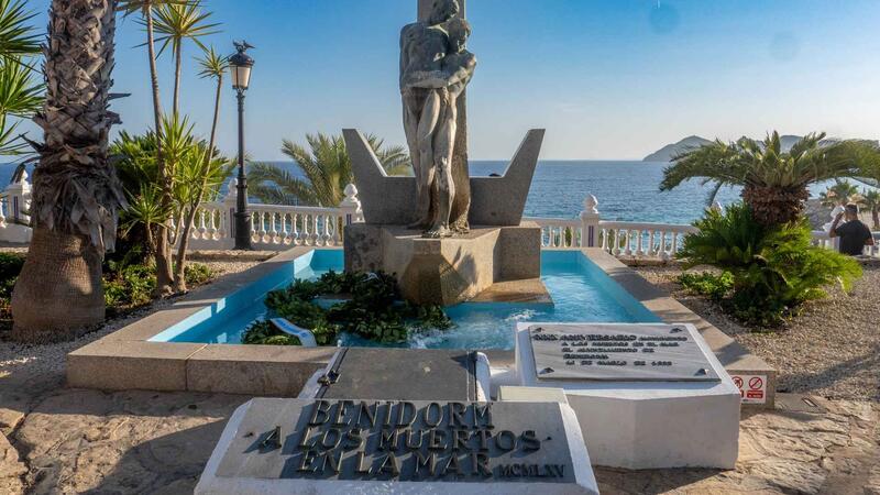 Benidorm rinde homenaje a la Virgen de Carmen y a los Caídos en la Mar