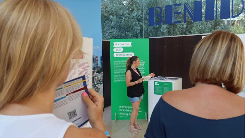 Benidorm hosts the exhibition ‘Memòries que ixen de l’armari’ to highlight the history of the struggle and culture of the Valencian LGBTI community