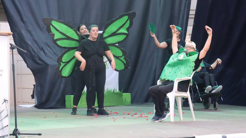 Asmibe celebra en el auditorio Óscar Esplá de Benidorm su XXI Festival Benéfico de Convivencia