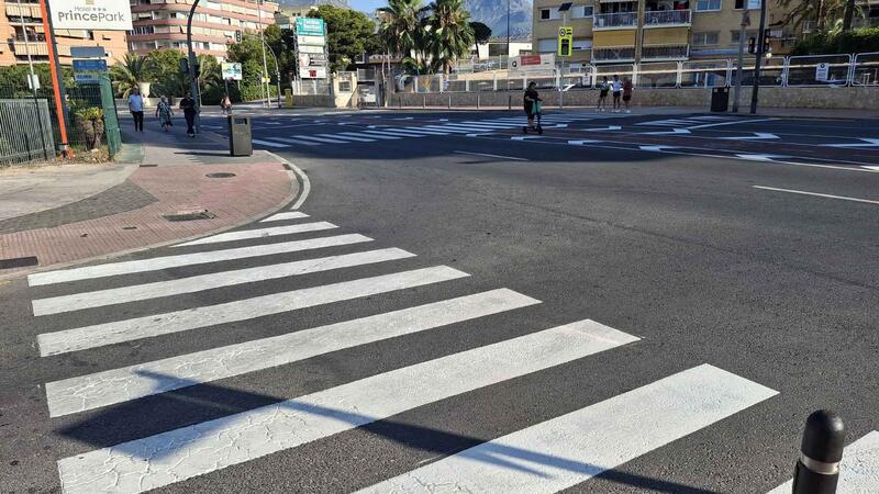 Benidorm mejora la señalización horizontal y la seguridad vial en todo el término municipal