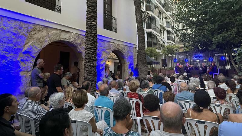 Benidorm inicia el ciclo de conciertos ‘Música a L’Hort’ con el aforo al completo 