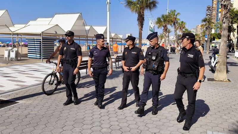 Policías nacionales de Francia se desplazan a Benidorm para colaborar en la ‘Operación Verano’