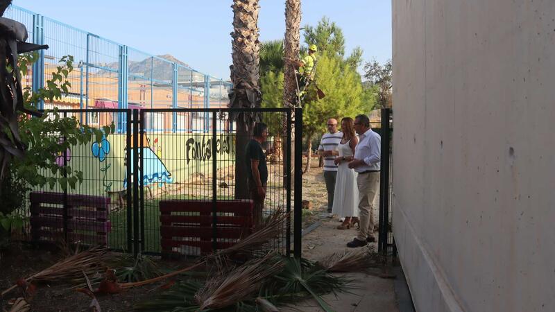 Benidorm improves the landscaping of 18 schools before the start of the school year