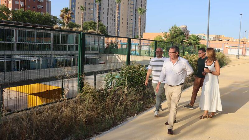 Benidorm improves the landscaping of 18 schools before the start of the school year