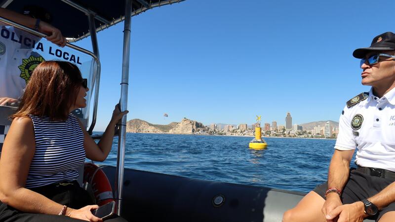 Benidorm mejora la medición de la calidad de sus aguas costeras con dos boyas inteligentes en las playas en Poniente y Levante