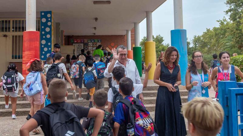 Más de 10.000 niños y adolescentes inician el curso en colegios e institutos de Benidorm 