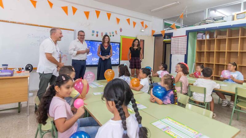 Más de 10.000 niños y adolescentes inician el curso en colegios e institutos de Benidorm 
