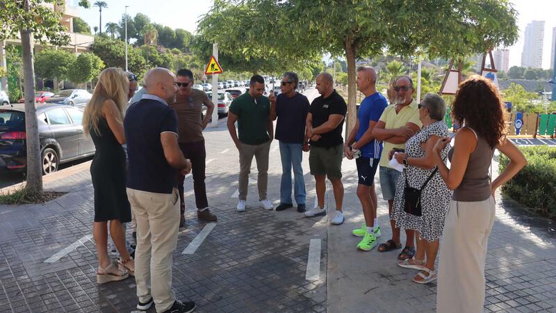 The City Council is collecting suggestions from Poniente residents to improve the neighborhood with the "A pie de Calle" campaign