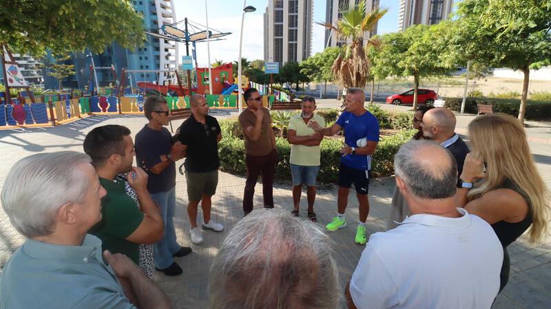 The City Council is collecting suggestions from Poniente residents to improve the neighborhood with the "A pie de Calle" campaign