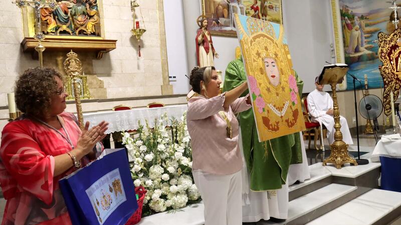 Rocío Brotherhood awards María del Carmen Amador the medal of president of the brotherhood