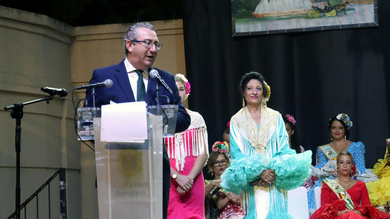 Rocío Romero and Rocío Benavente, crowned as the new queens of Casa de Andalucía in Benidorm