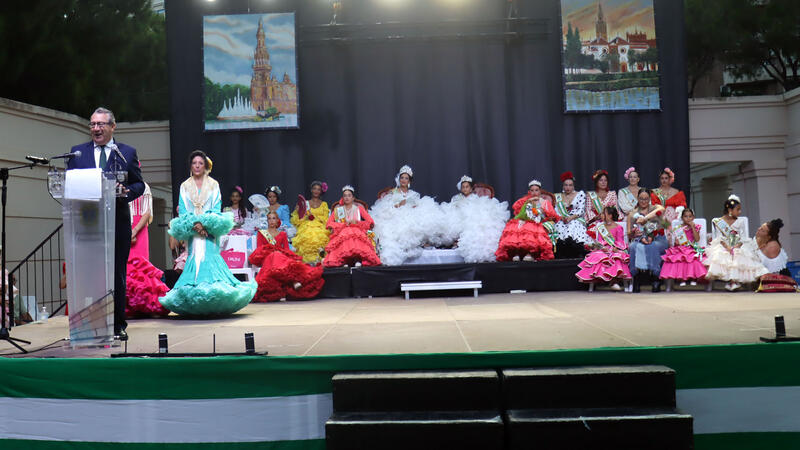 Rocío Romero and Rocío Benavente, crowned as the new queens of Casa de Andalucía in Benidorm