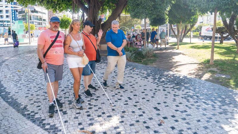 Benidorm adapta el paso semafórico de Ruzafa a las personas invidentes