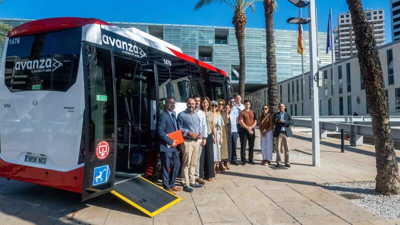 Un nuevo autobús adaptado prestará servicio en la línea 26 del transporte urbano de Benidorm
