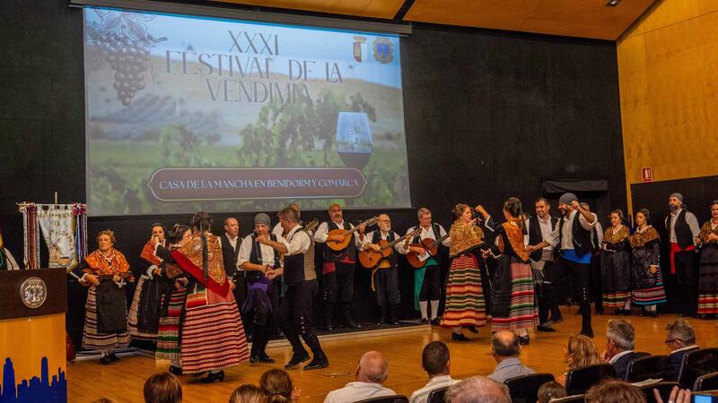 Benidorm hosts the 31st Grape Harvest Festival and the proclamation of the first Dulcinea of Casa La Mancha