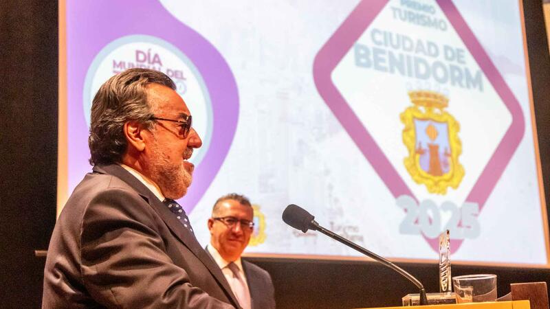 Benidorm recognizes the tourism contributions of Jet2Holidays, Grupo Social ONCE, AVE, and Abreca on World Tourism Day