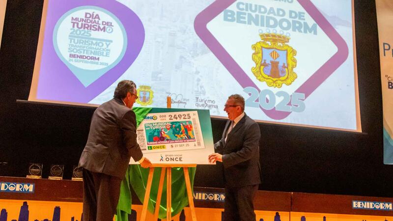 Benidorm recognizes the tourism contributions of Jet2Holidays, Grupo Social ONCE, AVE, and Abreca on World Tourism Day