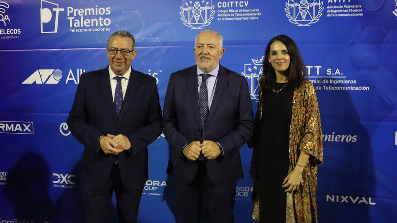 The City Council receives the "Best Public Initiative" award for the "Telecare Benidorm. Internet of People" project