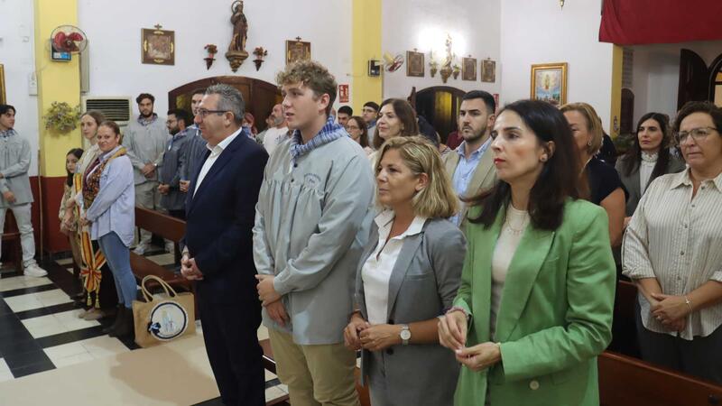 Els ‘fadrins’ de 2025 inician las fiestas de la Mare de Déu del Roser con una misa en la Ermita