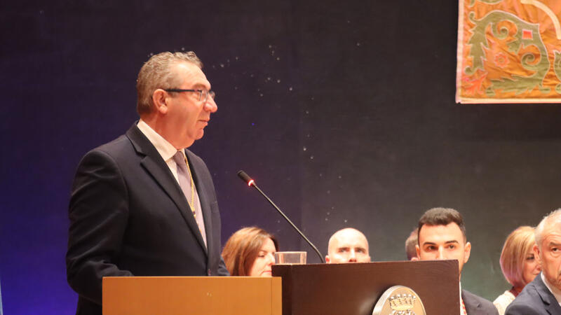 Toni Pérez reclama “una solución urgente” a la infrafinanciación de la Comunitat en el acto del 9 d’Octubre