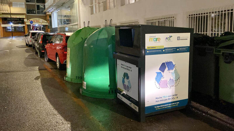 El Consorci Mare instal·la a Benidorm els primers contenidors per a gestionar la recollida de roba i d
