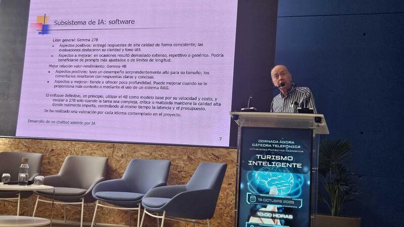 Benidorm presenta el proyecto del ‘chatbot’ asistido por IA para mejorar la comunicación y acceso a servicios de vecinos y turistas