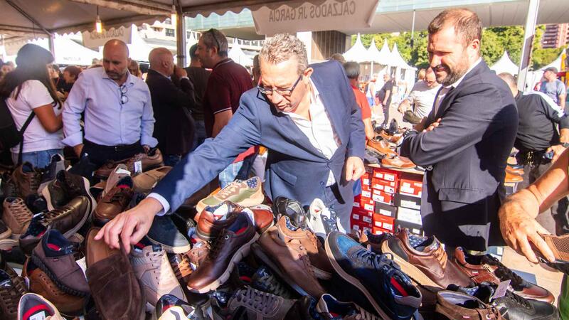 Arranca a Benidorm una nova edició de la ‘Fira Outlet’ amb catorze comerços participants