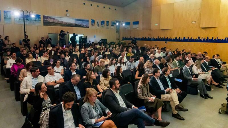 Benidorm reivindica su modelo de planificación urbana sostenible en el IV Encuentro de Sostenibilidad Turística Hosteltur