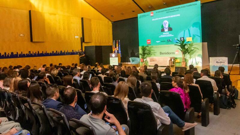Benidorm reivindica su modelo de planificación urbana sostenible en el IV Encuentro de Sostenibilidad Turística Hosteltur