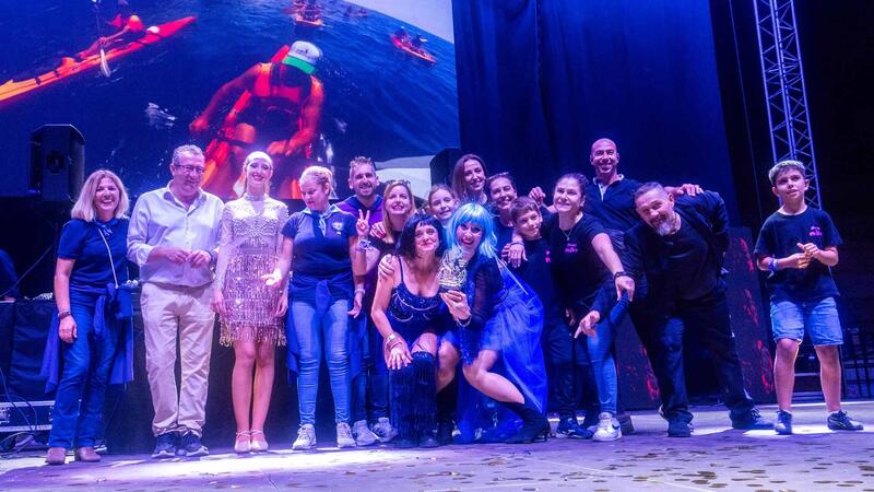 Milers de penyistes gaudixen en el Julio Iglesias amb el Concurs de Playbacks