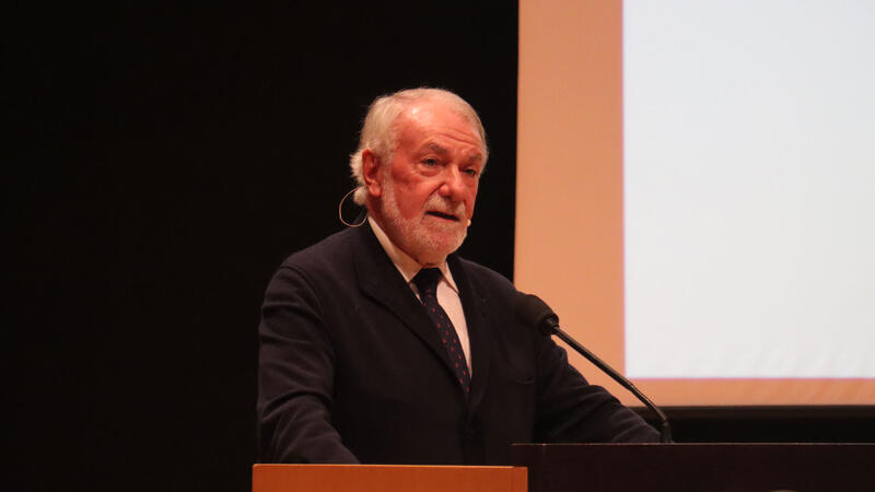 Mayor Oreja ofrece su visión del país en su conferencia ‘España en el abismo’ 