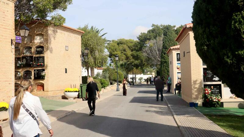 Large crowds visited Benidorm cemeteries for All Saints