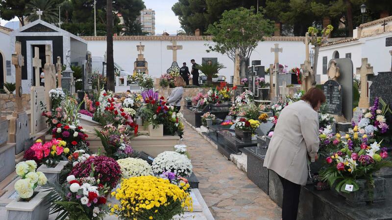 Large crowds visited Benidorm cemeteries for All Saints
