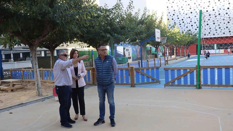 Benidorm inicia un proyecto de naturalización de los patios de los colegios de la ciudad