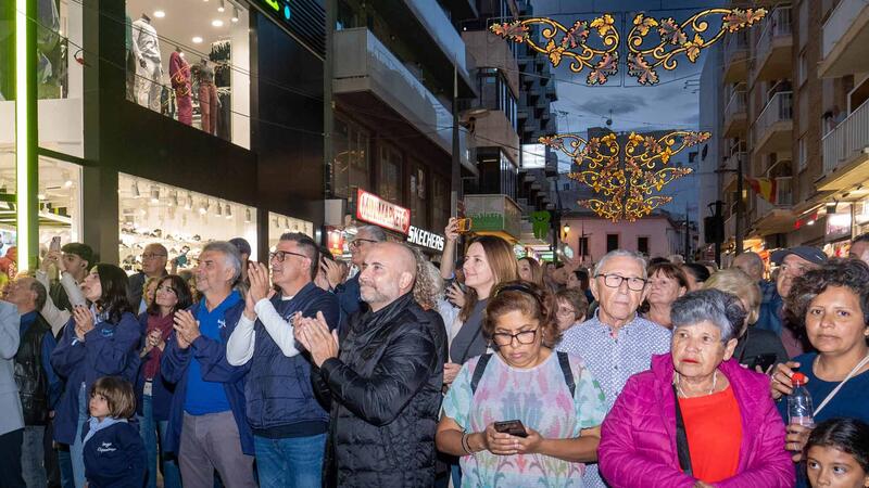 Benidorm recibe a sus Festes Majors Patronals con el encendido del alumbrado ornamental