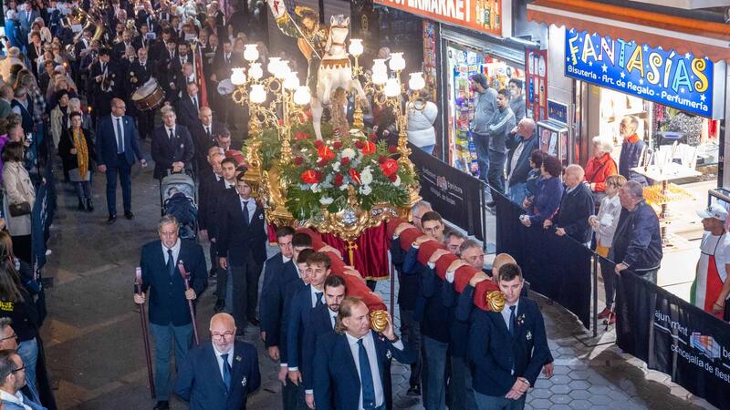 A procession filled with faith and emotion pays homage to the patroness saint of Benidorm
