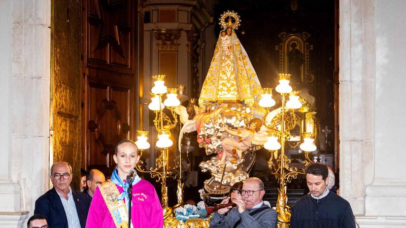 A procession filled with faith and emotion pays homage to the patroness saint of Benidorm