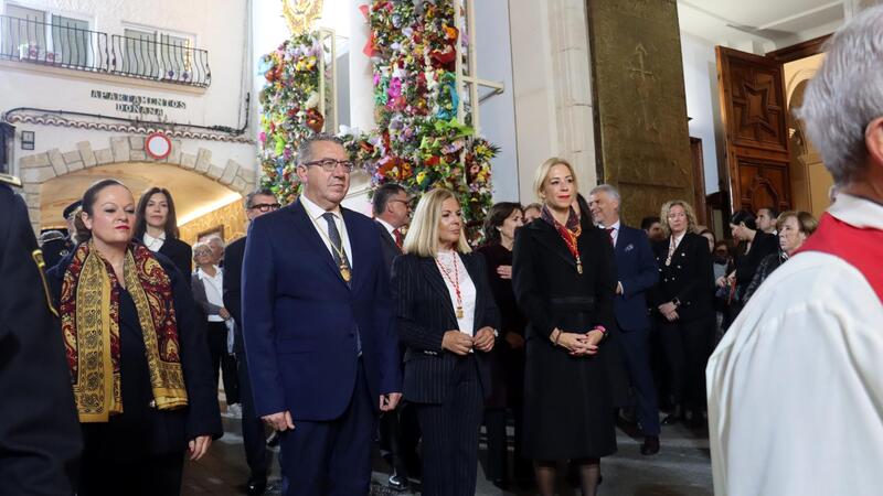 Benidorm honra al seu patró amb una solemne processó pels carrers del barri antic