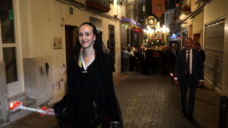 Benidorm honra al seu patró amb una solemne processó pels carrers del barri antic