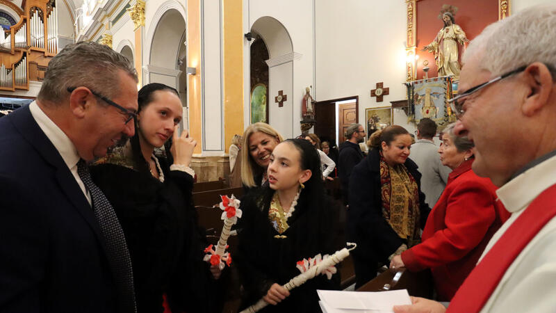 Benidorm honra al seu patró amb una solemne processó pels carrers del barri antic