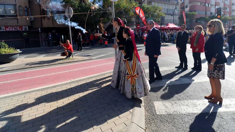 Benidorm rendix record als difunts i vibra al migdia amb una eixordadora mascletà