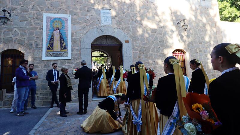 Benidorm rendix record als difunts i vibra al migdia amb una eixordadora mascletà