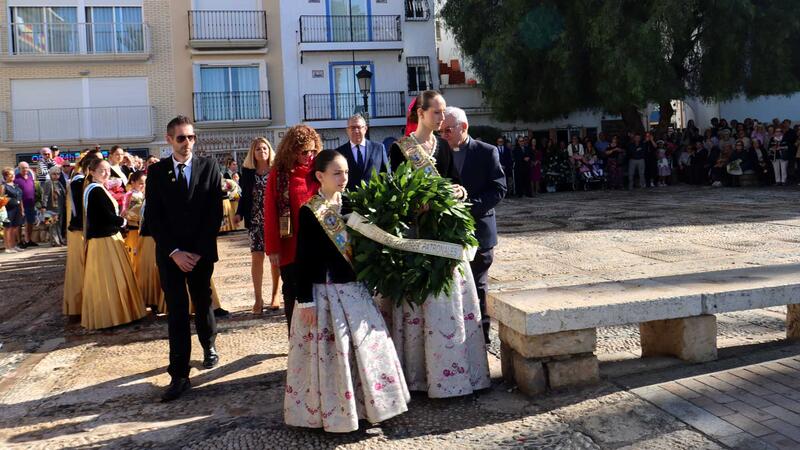 Benidorm rendix record als difunts i vibra al migdia amb una eixordadora mascletà