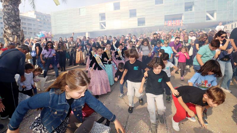 Germanor festera i pólvora per als més xicotets, en l