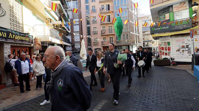 Benidorm llena de fiesta e historia el casco antiguo con su tradicional Festa de la Carxofa