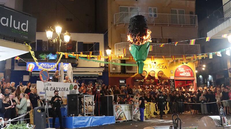 Benidorm llena de fiesta e historia el casco antiguo con su tradicional Festa de la Carxofa