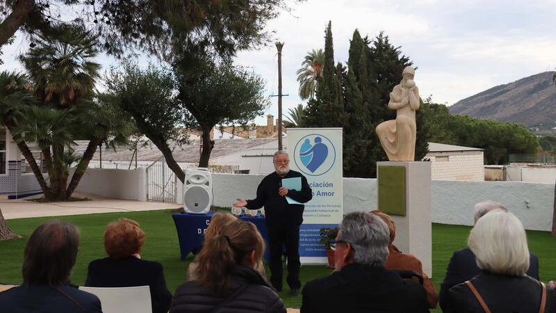 El Doble Amor homenatja els seus fundadors amb el trasllat de la imatge de la Verge i la remodelació del jardí