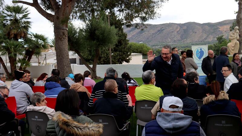 El Doble Amor homenatja els seus fundadors amb el trasllat de la imatge de la Verge i la remodelació del jardí